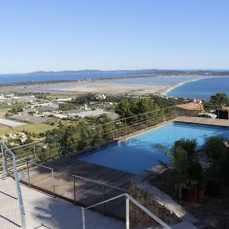 Villa Propriete Des Cistes - Magnifique Vue Panoramique Sur La Et Sur L'iles D'hyeres Piscine Privative